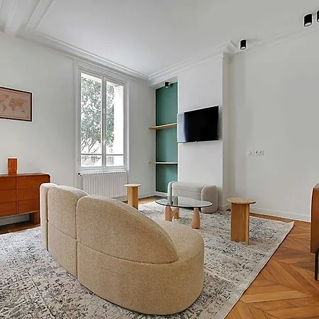 Elegant In Neuilly-sur-seine A Charming Retreat * Paris