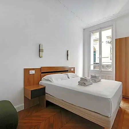 Appartement Elegant In Neuilly-sur-seine A Charming Retreat Parijs