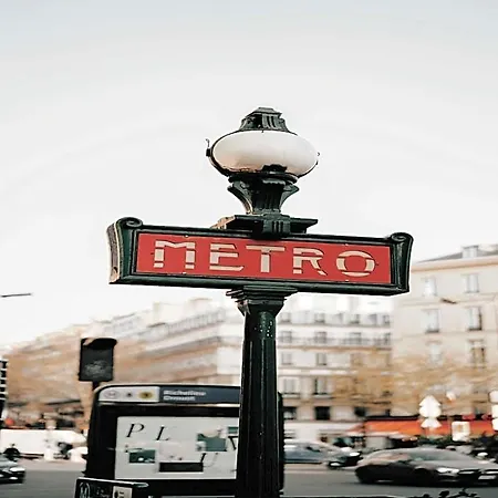 Elegant In Neuilly-sur-seine A Charming Retreat