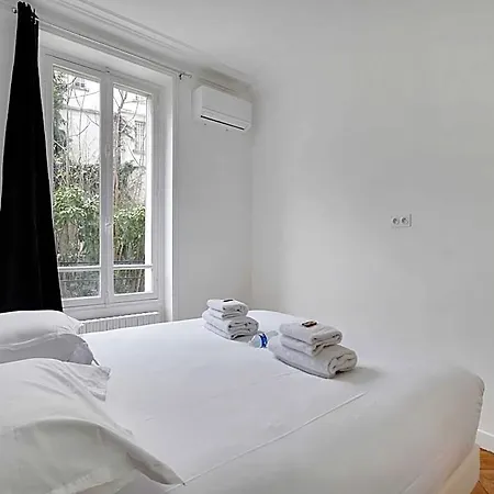 Elegant In Neuilly-sur-seine A Charming Retreat Appartement