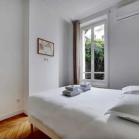 Elegant In Neuilly-sur-seine A Charming Retreat Appartement *