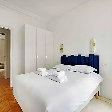 Appartement Elegant In Neuilly-sur-seine A Charming Retreat Parijs